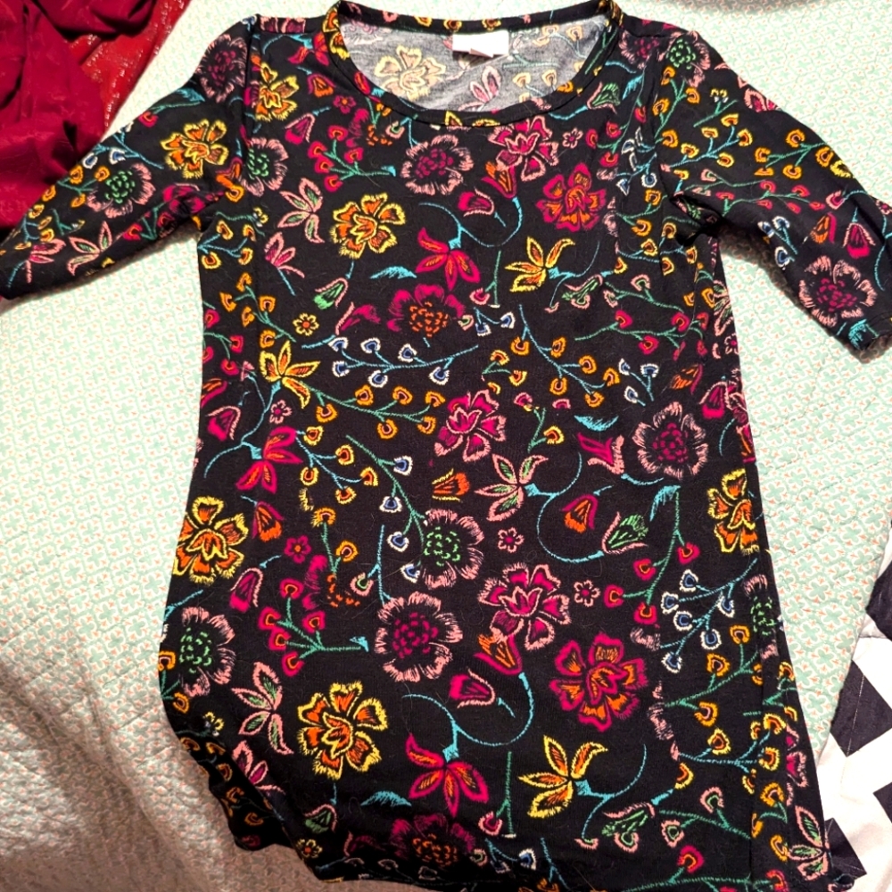 Lularoe Gigi t-shirt xxs